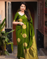 THE BANARASI SAREEIS MADE UP OF SILK THREADS WOVEN USING