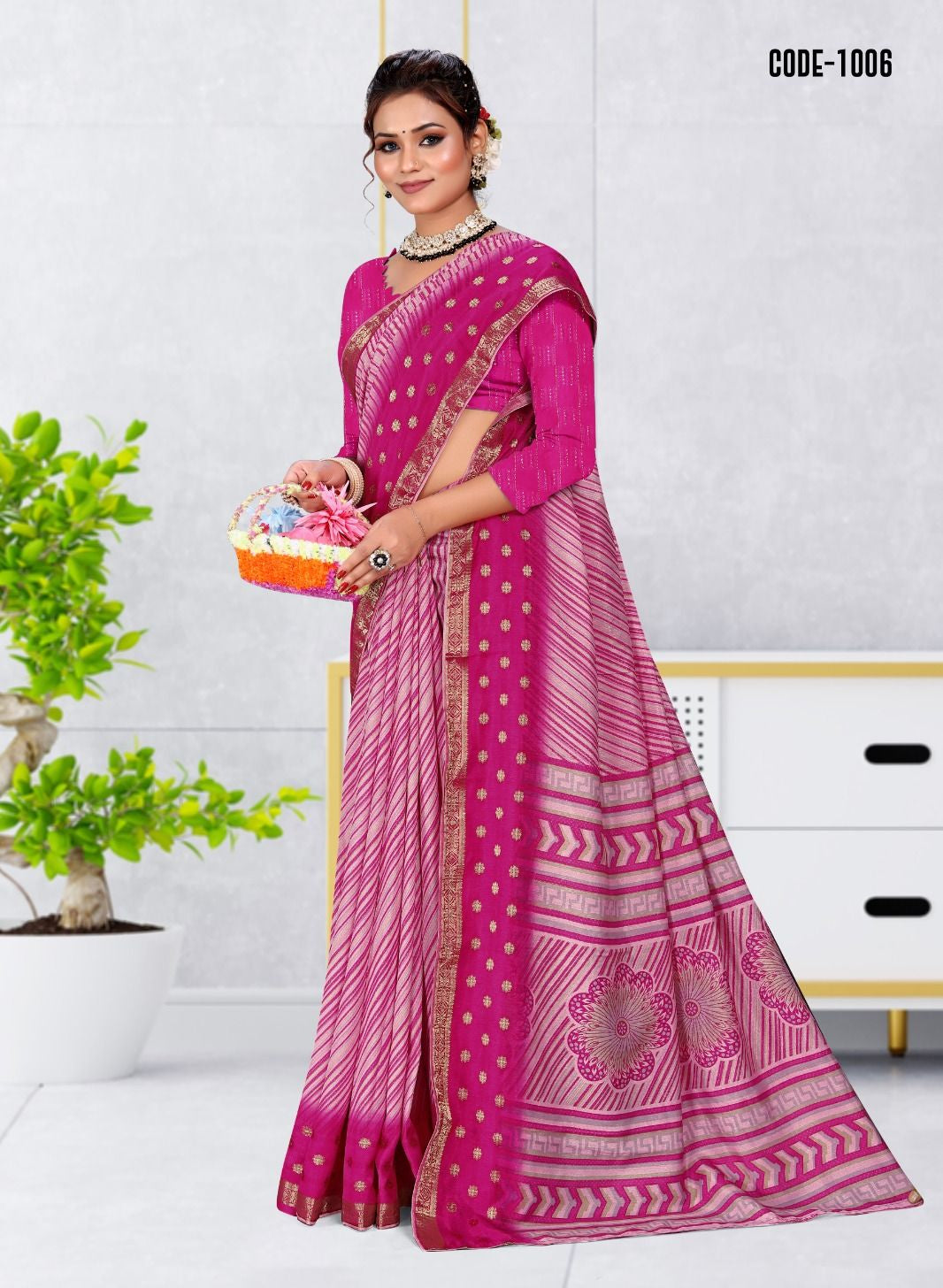 Strip Print Jacquard border Dola Silk saree with blouse for women