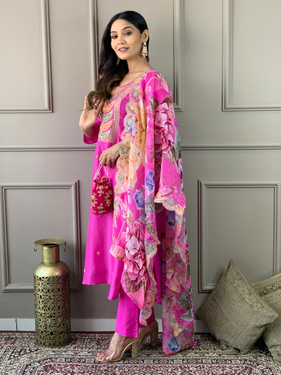 PINK  COLOURED  WOMEN'S VISCOSE CHANDERI KURTA WITH PANT DUPATTA  SET