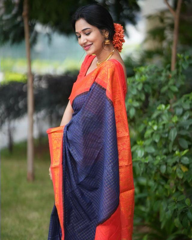 Exquisite Banarasi Soft Silk Saree – A Must-Have for Saree Lovers!