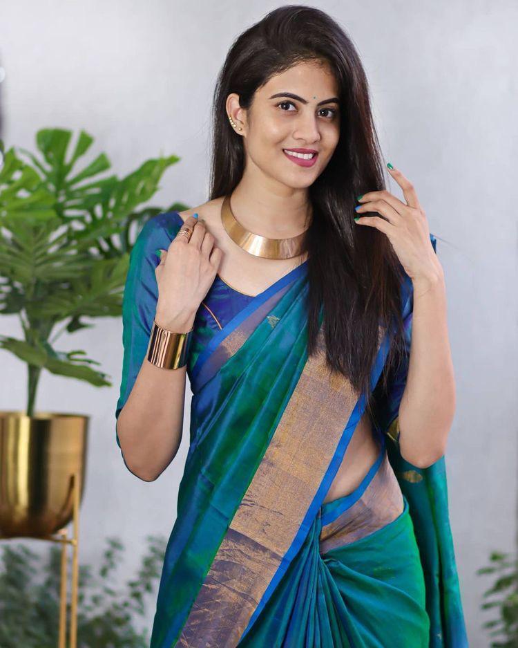 Elegant Banarasi Silk Saree with Zari Work – Timeless Traditional Wear