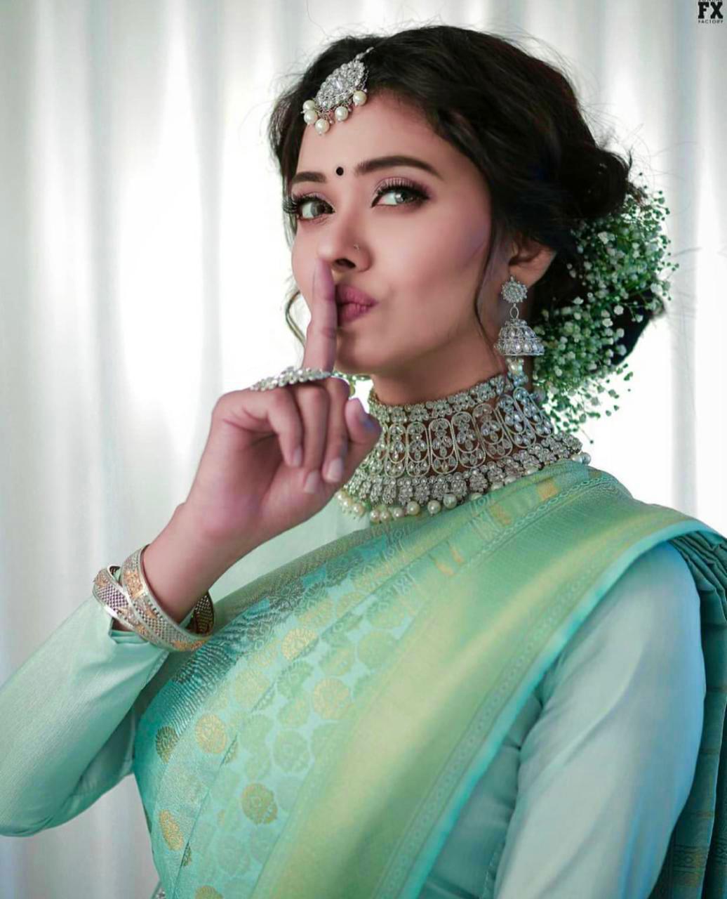 Banarasi Silk Saree – Exquisite & Timeless Elegance