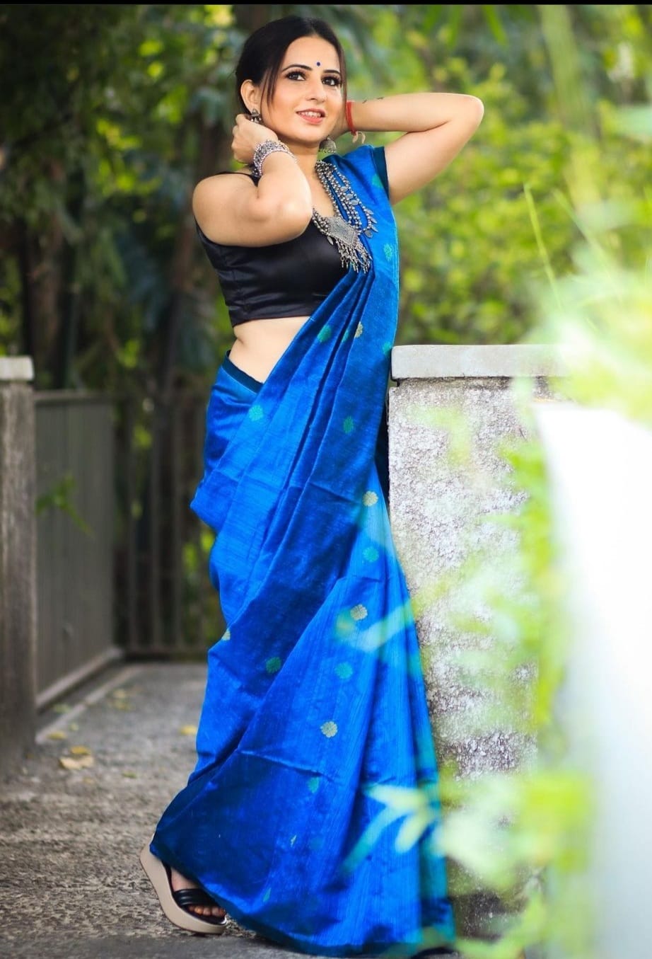 Elegant Banarasi Silk Saree with Floral Weaving