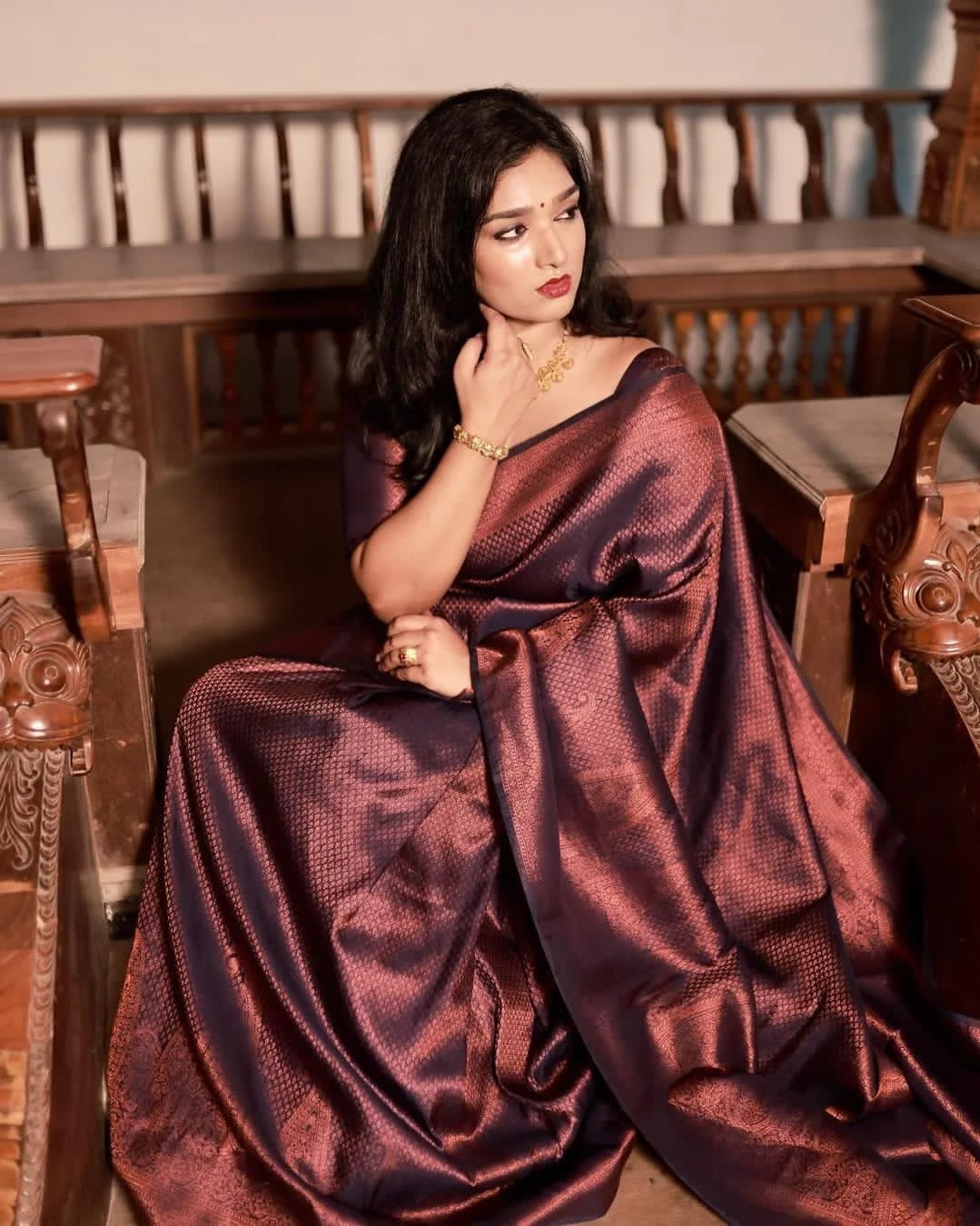 Banarasi Silk Saree – Exquisite Zari Work & Jacquard Weave