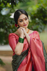 A Saree That Embodies Elegance & Heritage! 🌸