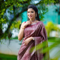 Banarasi Silk Saree – Exquisite Zari Work & Jacquard Weave
