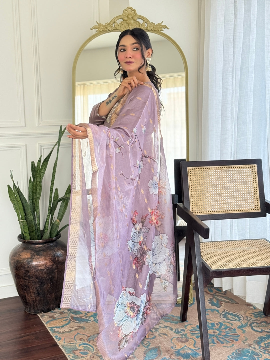 RADHA GREY COLOURED  WOMEN'S VISCOSE CHINNON  KURTA WITH PANT DUPATTA  SET
