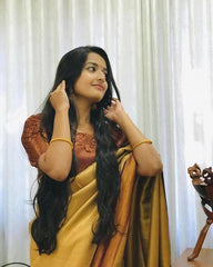 Elegance Meets Simplicity – A Must-Have Banarasi Soft Silk Saree!