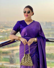 Banarasi Silk Saree – Elegant Zari Work & Jacquard Weave
