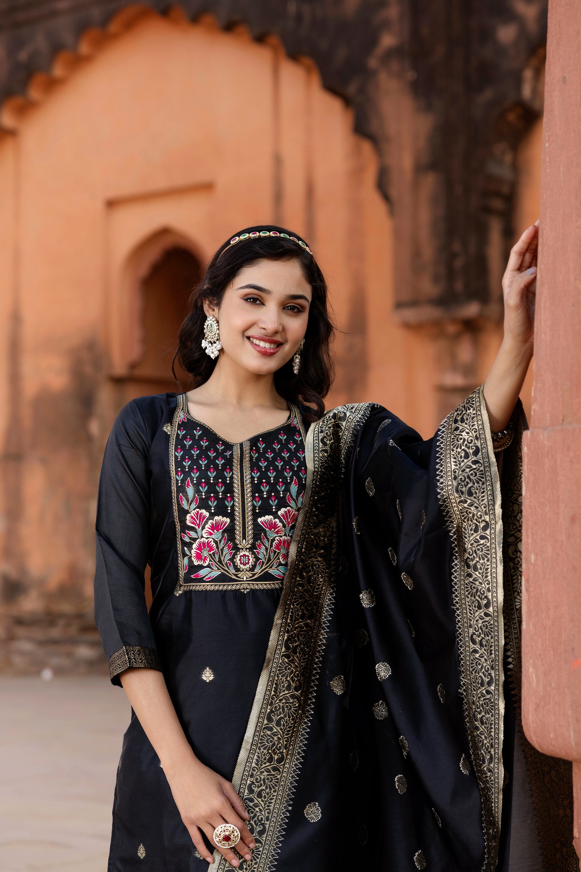Lajjo Pure Silk Kurta Set with Bottom & Jacquard Dupatta | Elegant Black Ethnic Wear | Festive & Party Collection – Malaysia