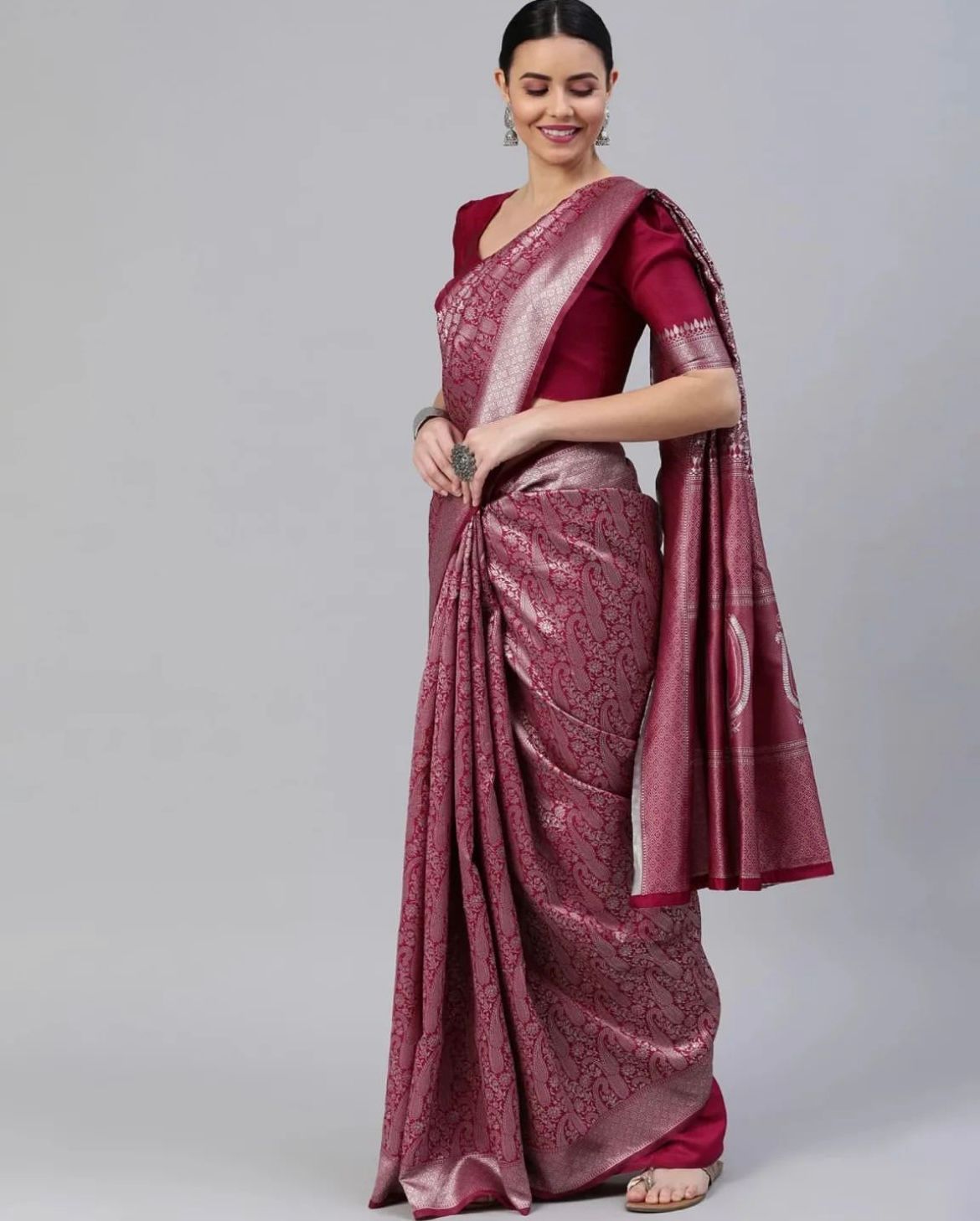 Banarasi Silk Saree – Exquisite Zari Work & Jacquard Weave