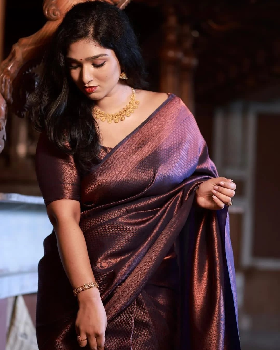 Banarasi Silk Saree – Exquisite Zari Work & Jacquard Weave