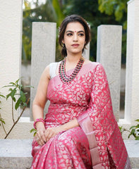 Banarasi Silk Saree – Exquisite Zari Work & Jacquard Weave