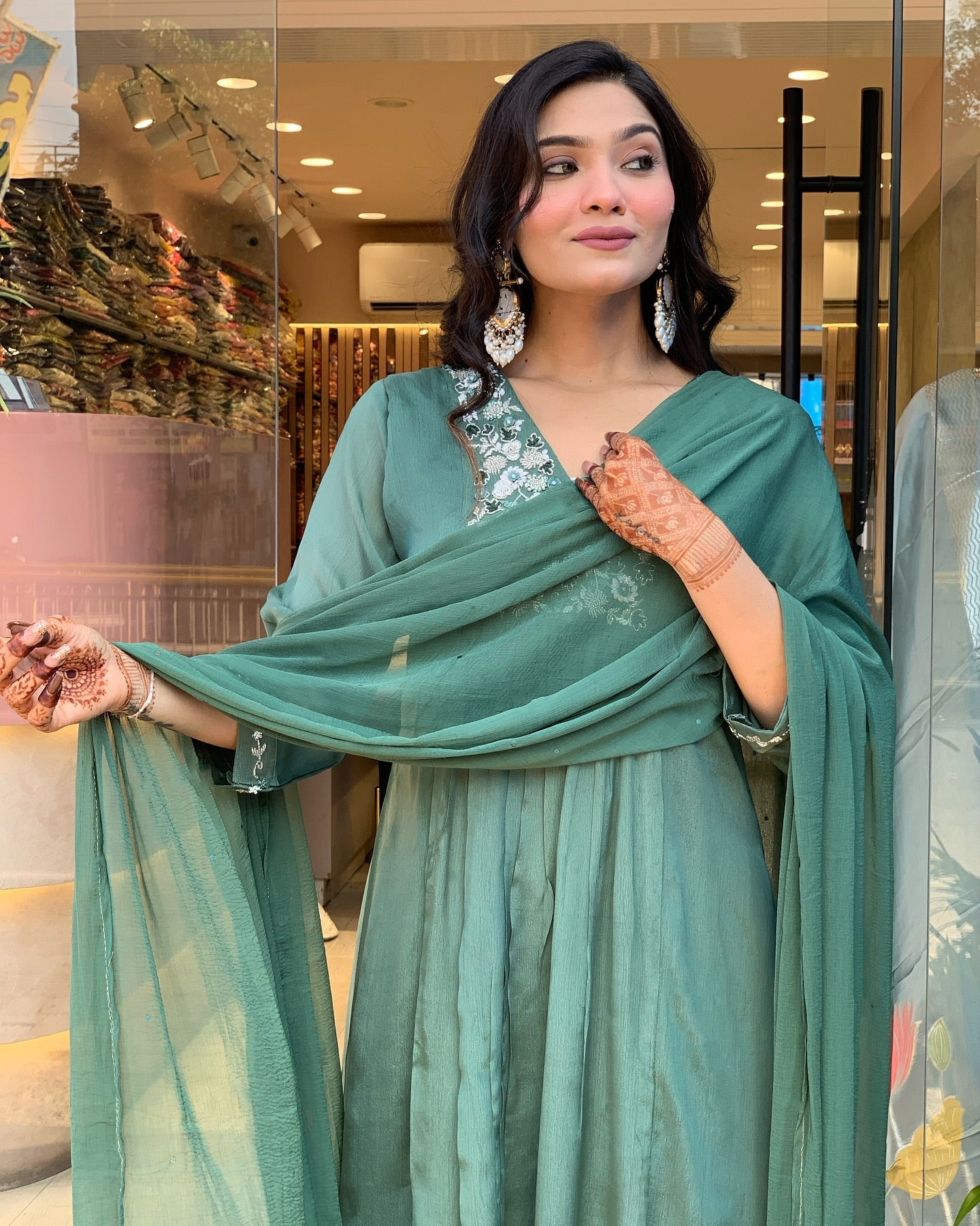 GREEN COLOURED  WOMEN'S VISCOSE CHINNON   KURTA  WITH PANT DUPATTA  SET