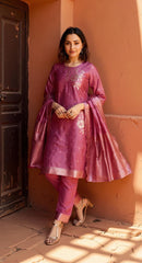 PEACH COLOURED  WOMEN'S  SILK KURTA WITH  DUPATTA SET