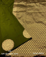 THE BANARASI SAREEIS MADE UP OF SILK THREADS WOVEN USING