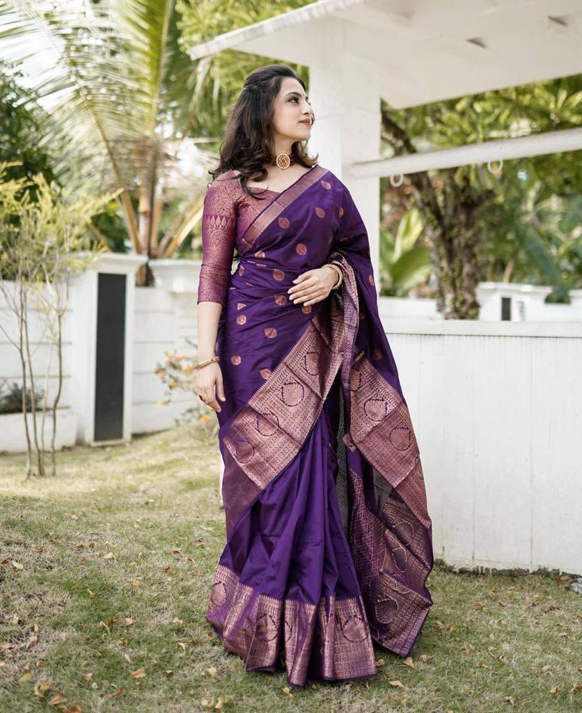 Banarasi Silk Saree – Elegant Zari Work & Jacquard Weave