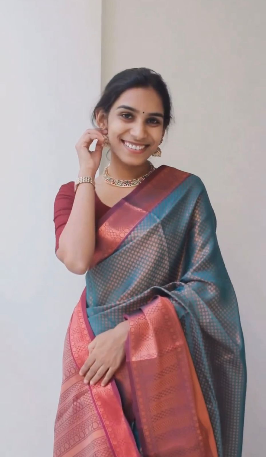 Exquisite Banarasi Soft Silk Saree – A Must-Have for Saree Lovers!