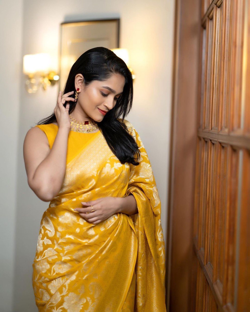 Banarasi Kanjivaram Silk Saree – Timeless Elegance & Grace