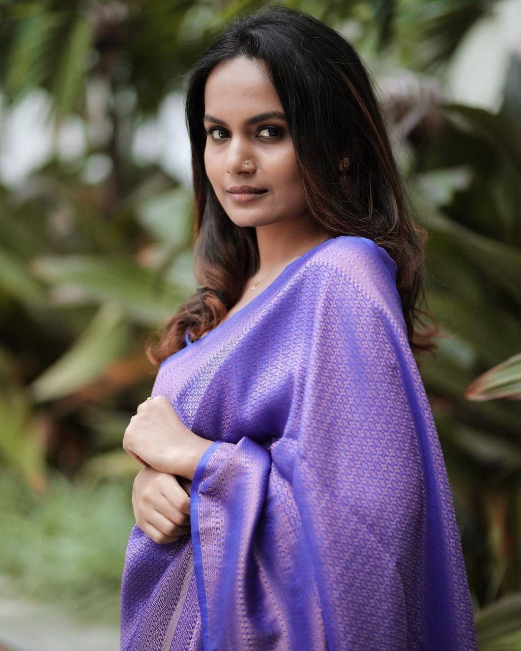 Banarasi Silk Saree – Elegant Silver Zari Work & Rich Weave