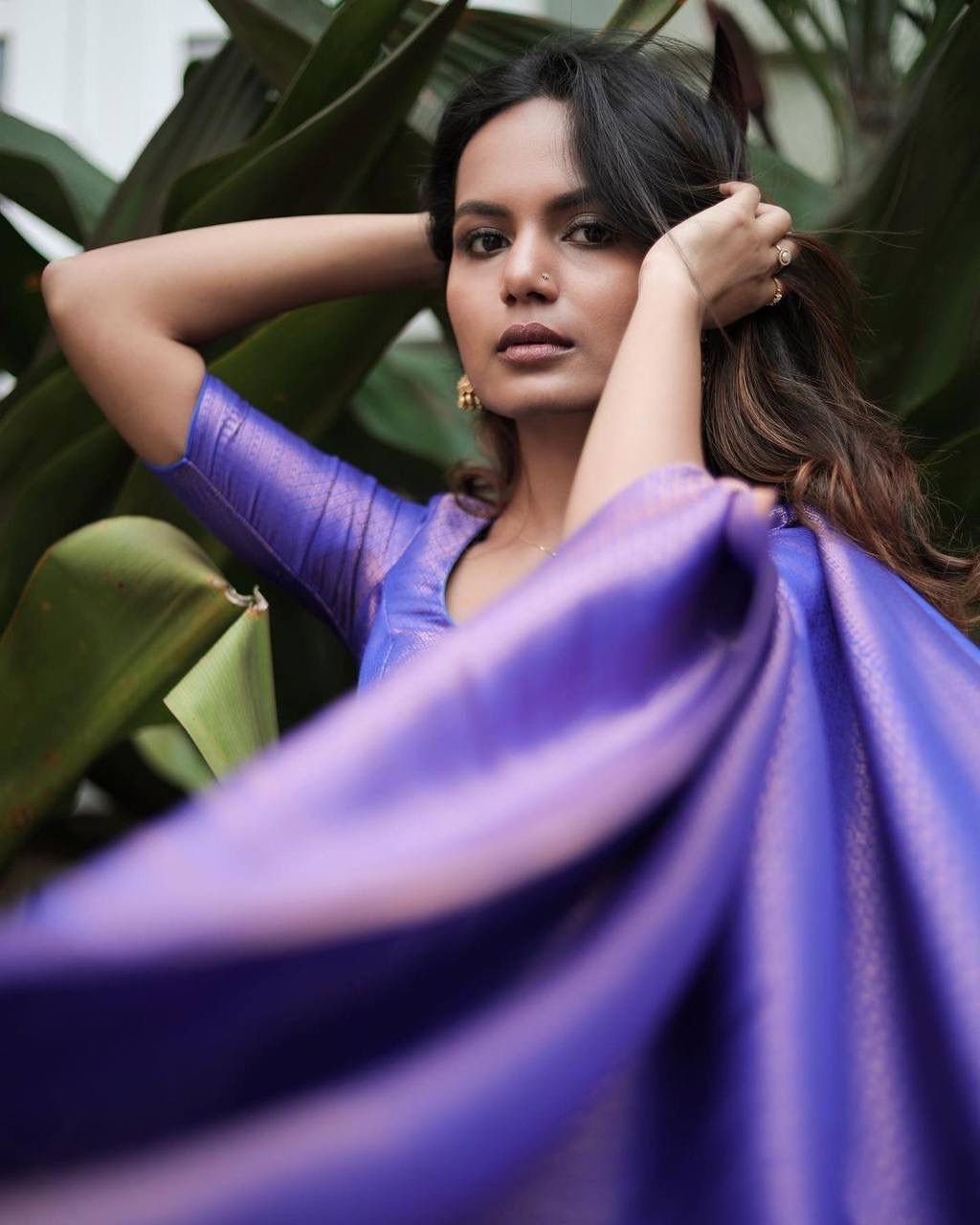 Banarasi Silk Saree – Elegant Silver Zari Work & Rich Weave