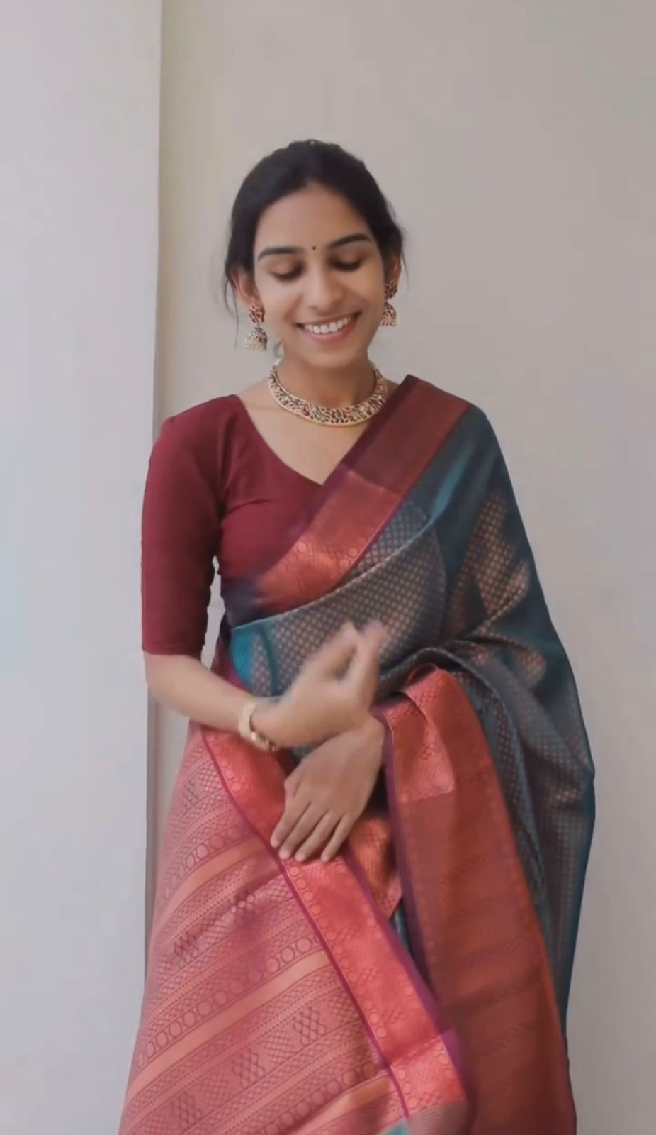 Exquisite Banarasi Soft Silk Saree – A Must-Have for Saree Lovers!