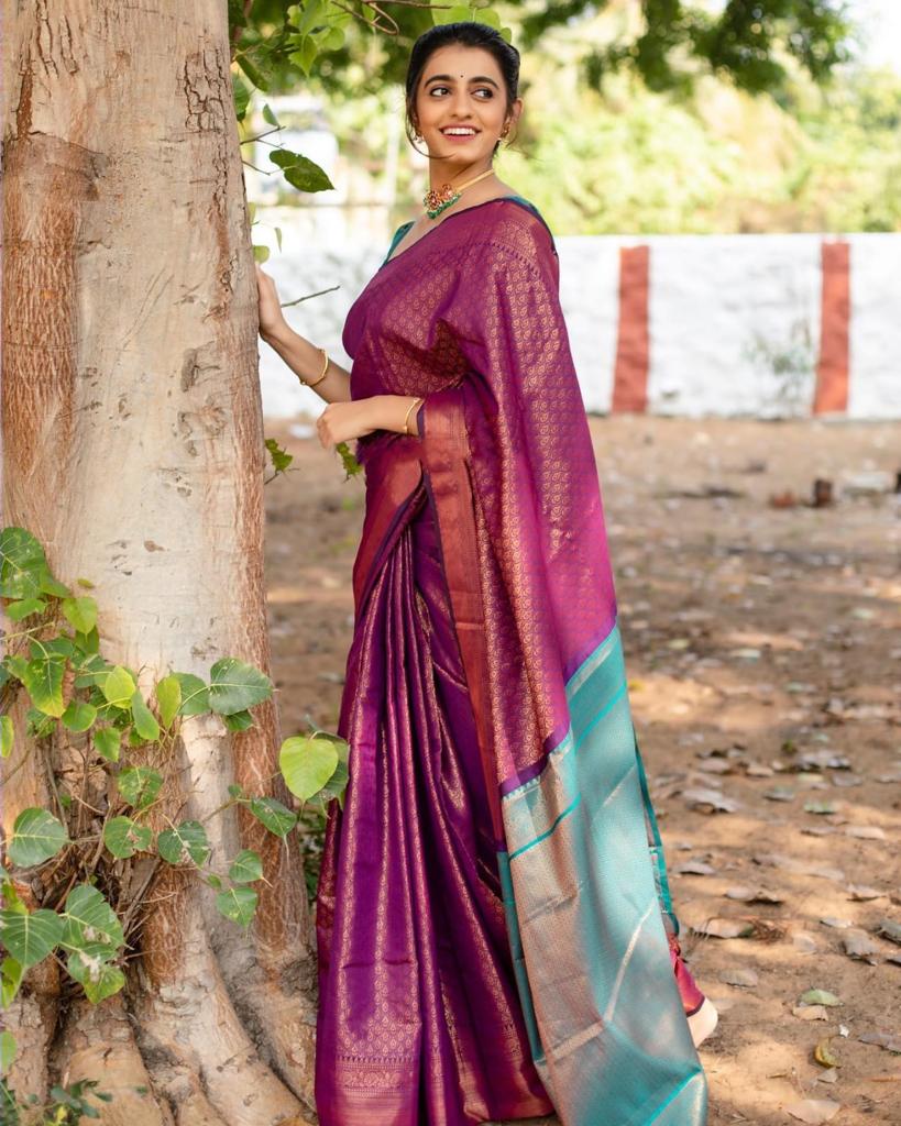 Banarasi Silk Saree – Elegant Zari Work & Jacquard Weave