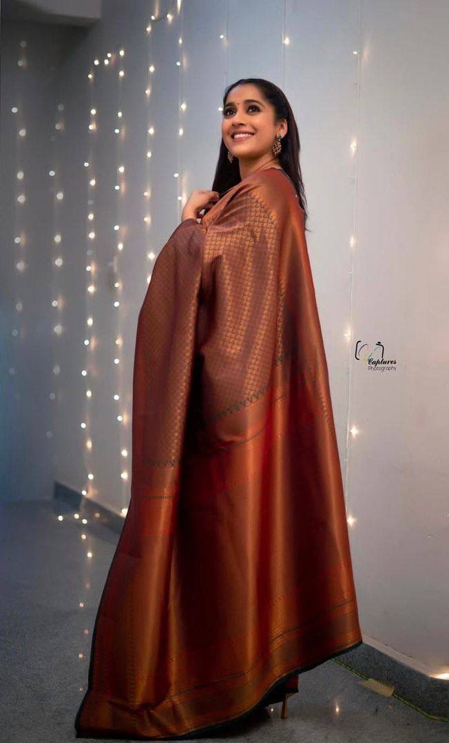 Banarasi Soft Silk Saree – Copper Zari Weaving Elegance