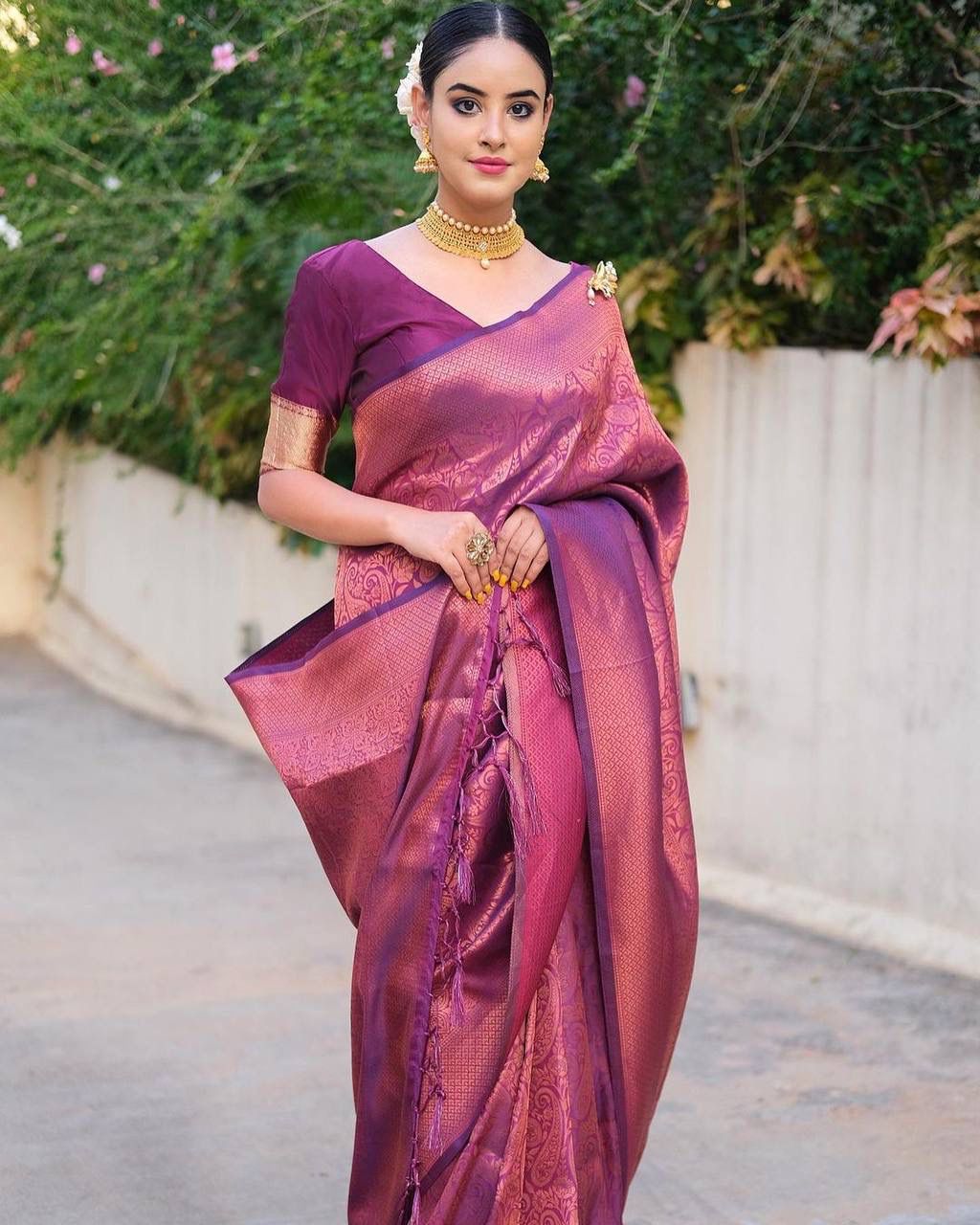 Banarasi Soft Silk Saree – Elegant Copper Zari Weaving