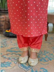 ORANGE  COLOURED  WOMEN'S  REYON   EMBROIDERED  KURTA WITH PANT DUPATTA SET
