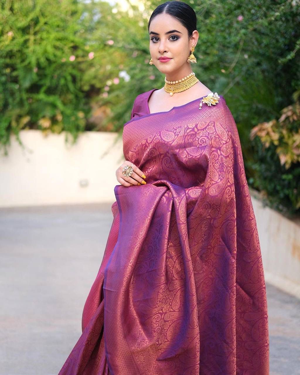 Banarasi Soft Silk Saree – Elegant Copper Zari Weaving