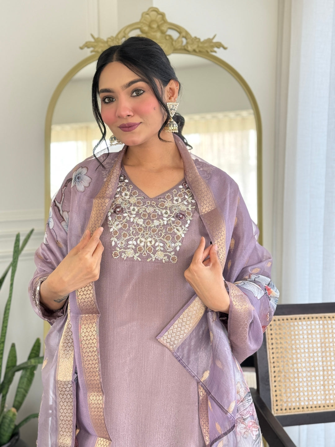 RADHA GREY COLOURED  WOMEN'S VISCOSE CHINNON  KURTA WITH PANT DUPATTA  SET