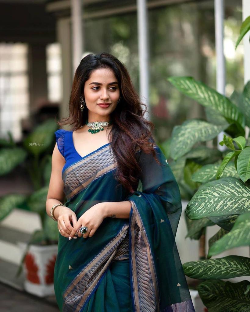 Exquisite Red Kanjivaram Silk Saree with Double Zari Borders