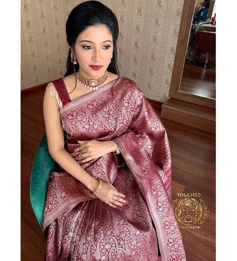 Banarasi Silk Saree – Exquisite Zari Work & Jacquard Weave