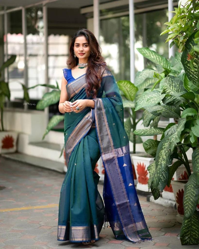 Exquisite Red Kanjivaram Silk Saree with Double Zari Borders