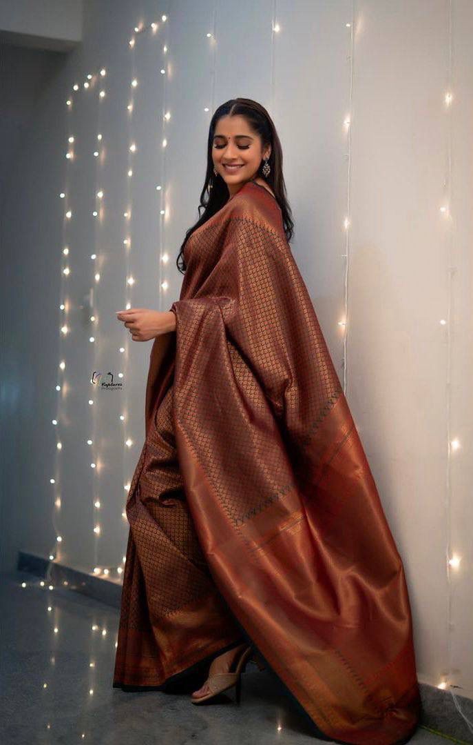 Banarasi Soft Silk Saree – Copper Zari Weaving Elegance