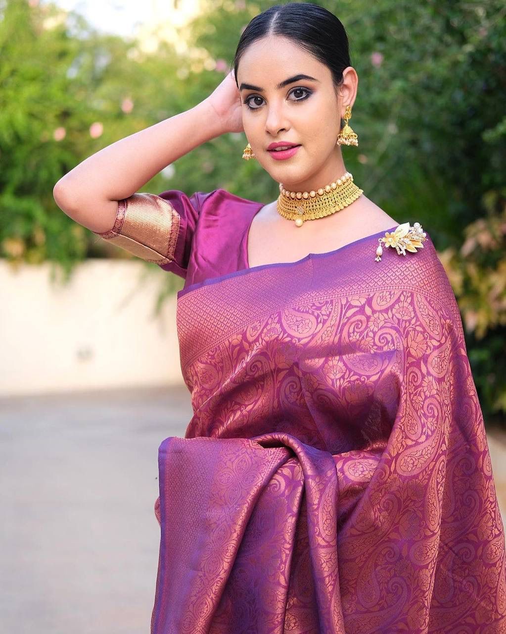 Banarasi Soft Silk Saree – Elegant Copper Zari Weaving