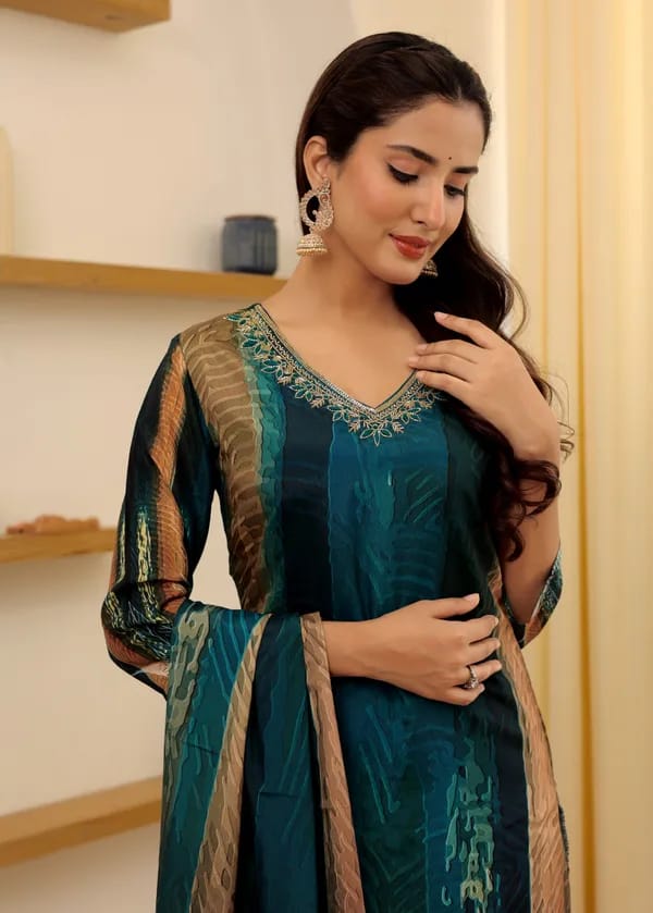 AALIYA  BLUE COLOURED  WOMEN'S  SOFT RAYON SLUB  KURTA WITH PANT DUPATTA  SET