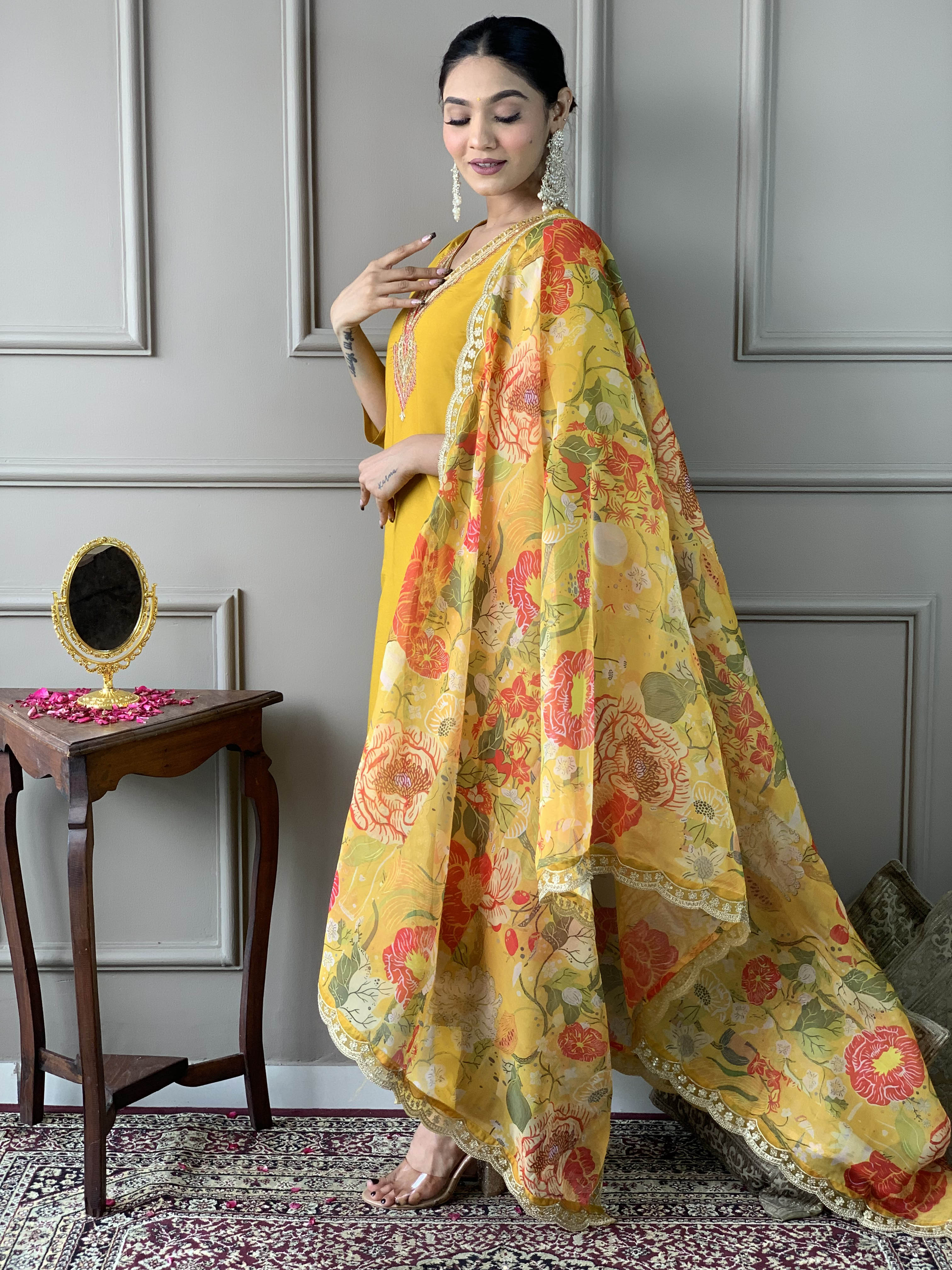 YELLOW  COLOURED Women Embroidered Chanderi Kurta set