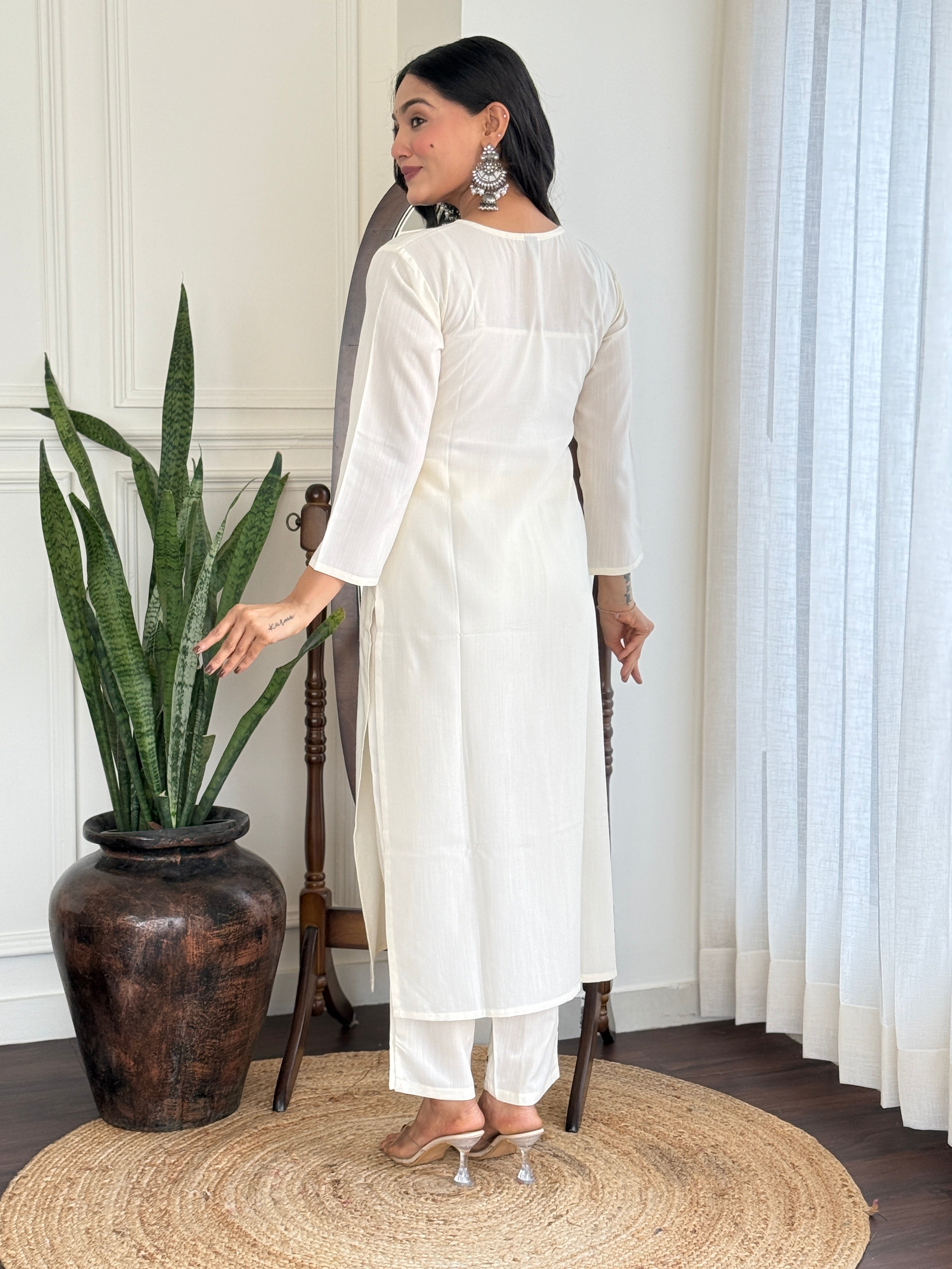 WHITE  COLOURED  WOMEN'S VISCOSE BLEND REYON EMBROIDERED   KURTA  WITH PANT DUPATTA  SET