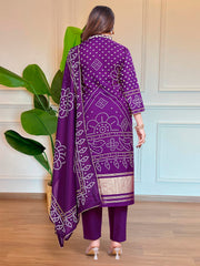 PURPLE  COLOURED  WOMEN'S VISCOSE COTTON  KURTA WITH PANT DUPATTA  SET