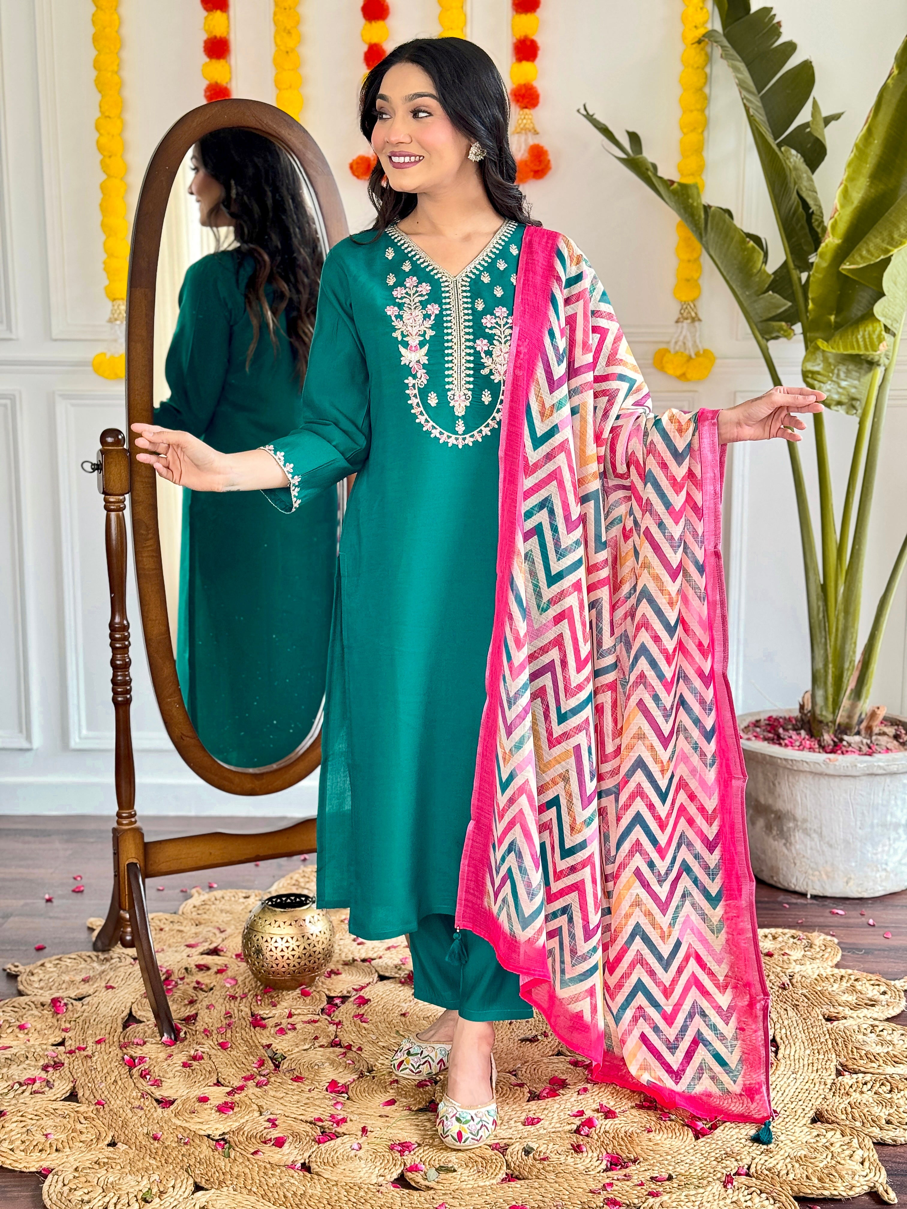 GREEN  COLOURED WOMEN'SVISCOSE CHANDERI KURTA SET