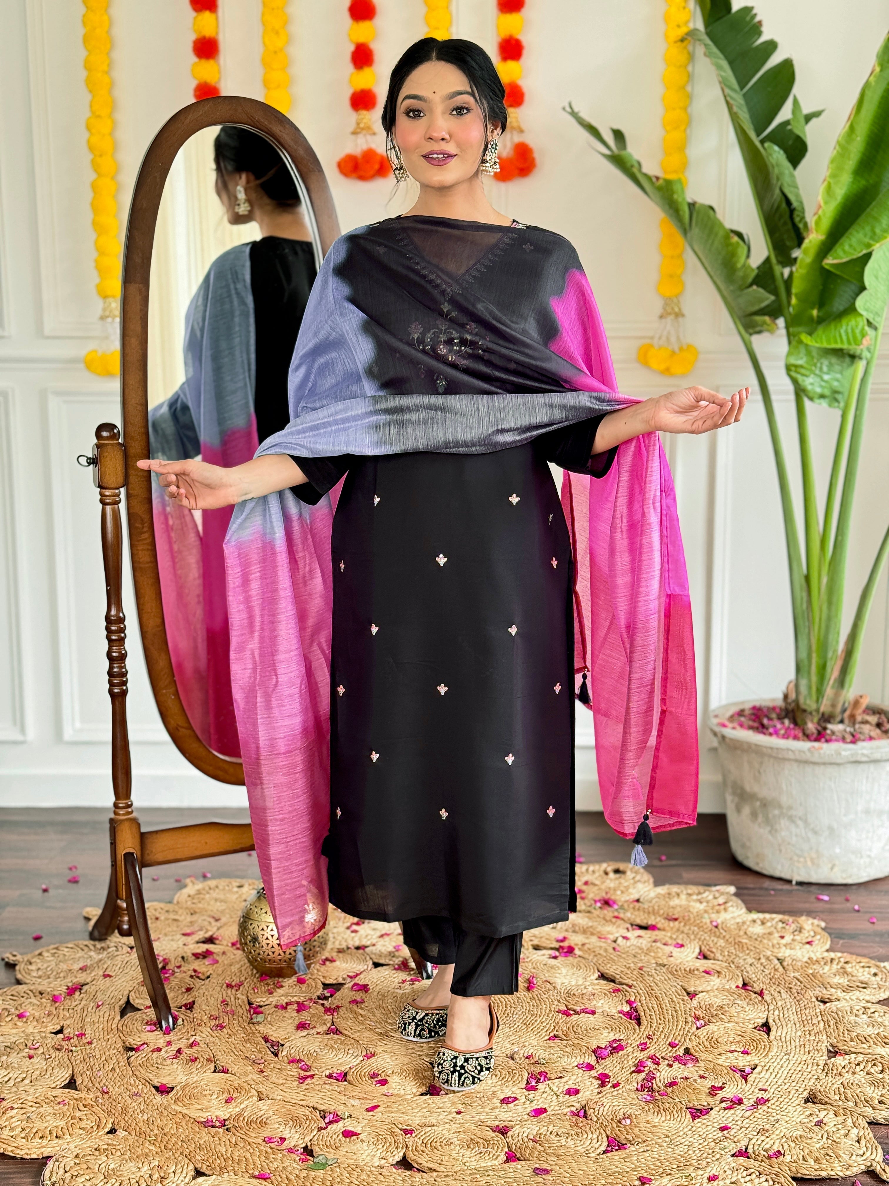 BLACK COLOURED WOMEN'S VISCOSE RAYON  KURTA SET