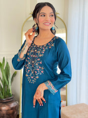TEAL  COLOURED  WOMEN'S CHANDERI SILK   EMBROIDERED   KURTA  WITH PANT DUPATTA  SET