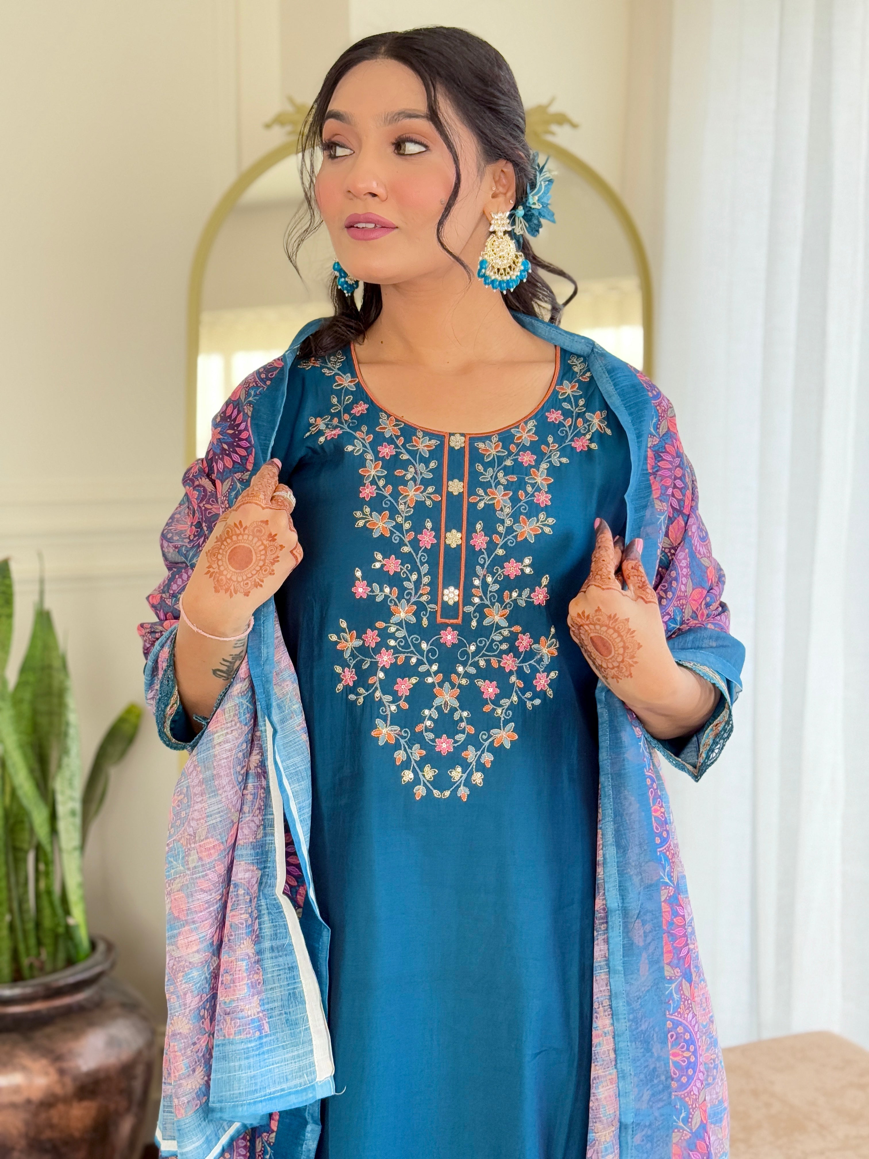 TEAL  COLOURED  WOMEN'S CHANDERI SILK   EMBROIDERED   KURTA  WITH PANT DUPATTA  SET