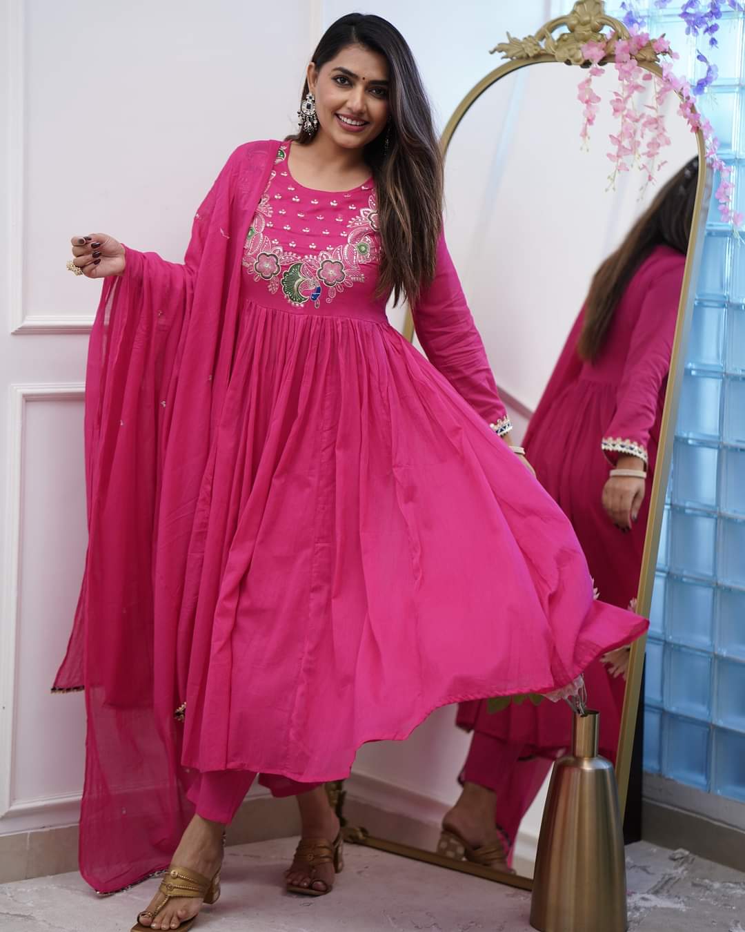 MORLO PINK  COLOURED  WOMEN'S BSY CHINNON  KURTA WITH PANT DUPATTA  SET