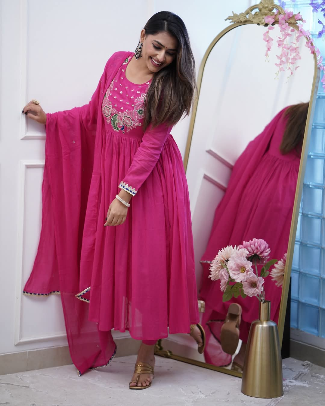 MORLO PINK  COLOURED  WOMEN'S BSY CHINNON  KURTA WITH PANT DUPATTA  SET