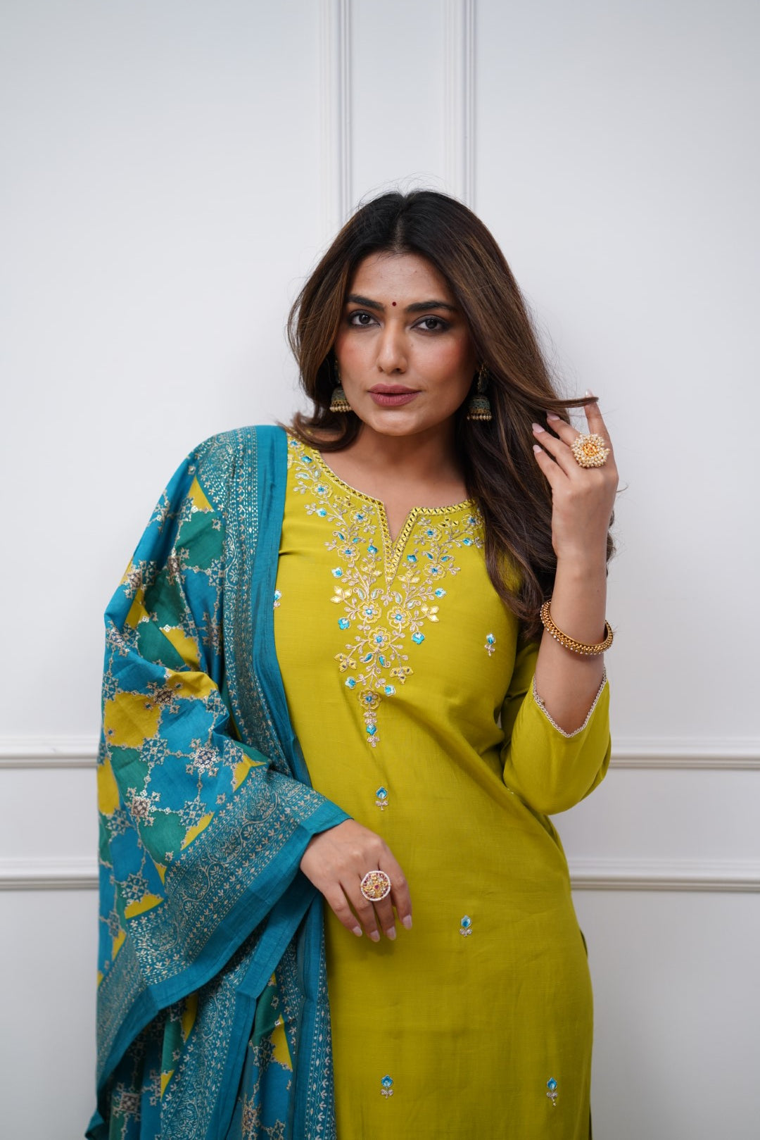 ALICE YELLOW  COLOURED  WOMEN'S VISCOSE CHANDERI KURTA WITH PANT DUPATTA  SET