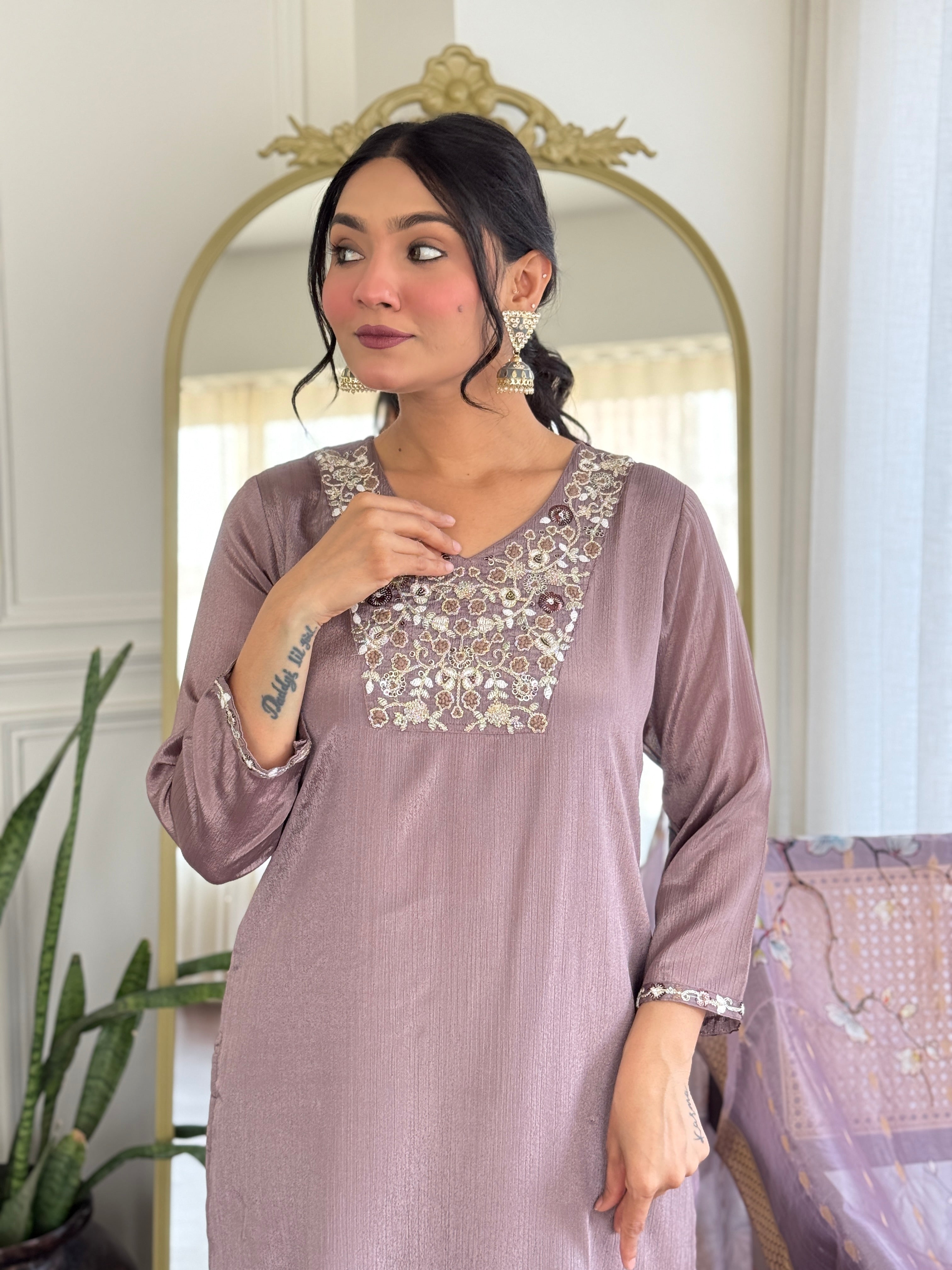RADHA GREY COLOURED  WOMEN'S VISCOSE CHINNON  KURTA WITH PANT DUPATTA  SET
