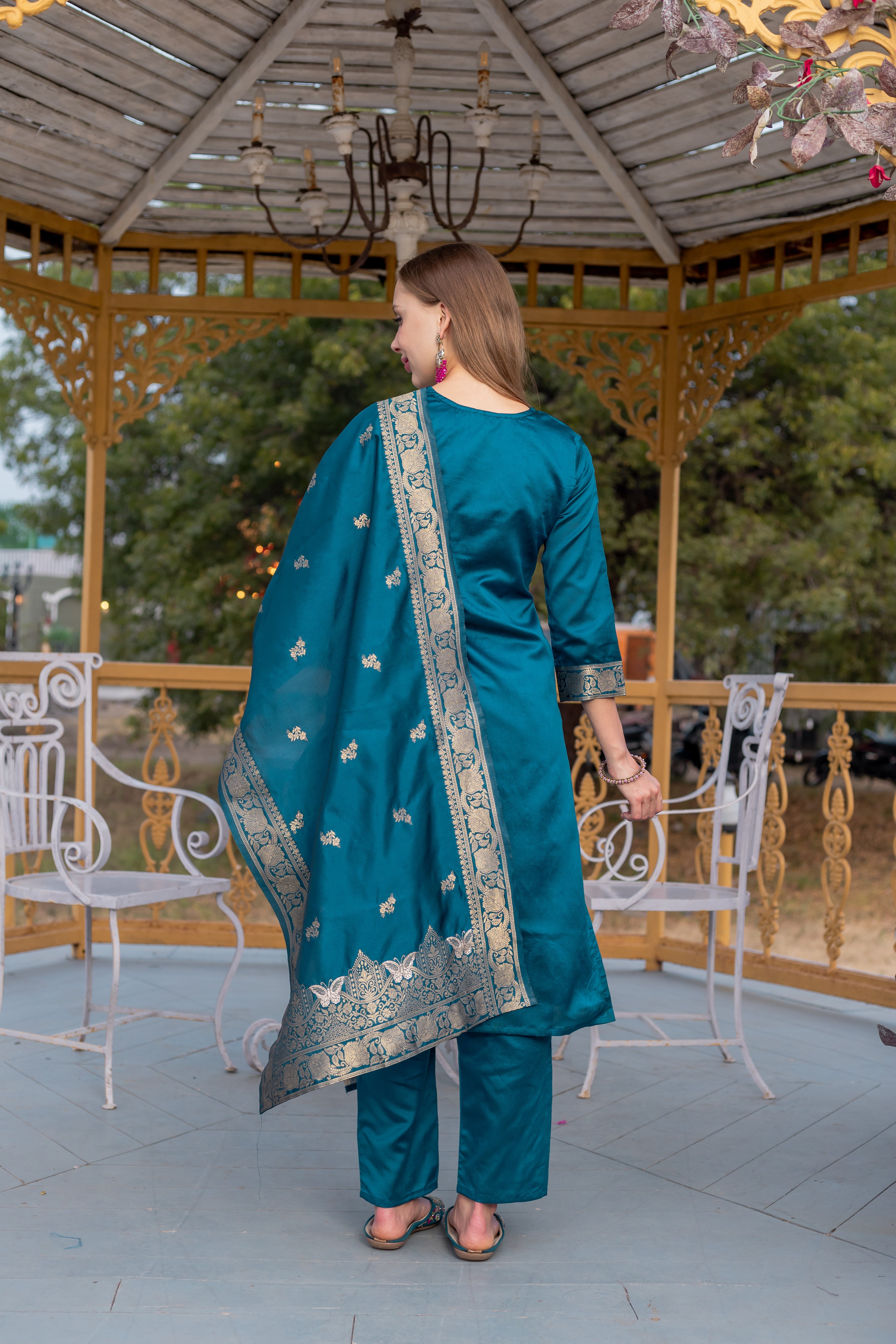 TEAL  COLOURED TREDITIONAL WEAR KURTA SET